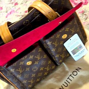 Vintage LV original purse, excellent condition.